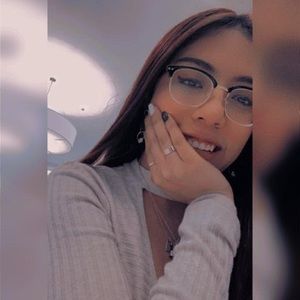 Meet your Posher, Daniela